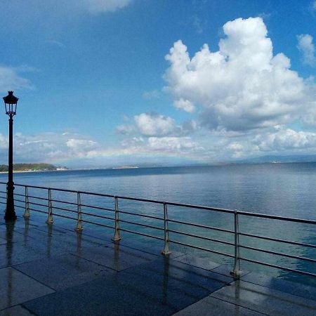 Apartamento Frente Al Mar Playa De Coroso Рибейра Экстерьер фото